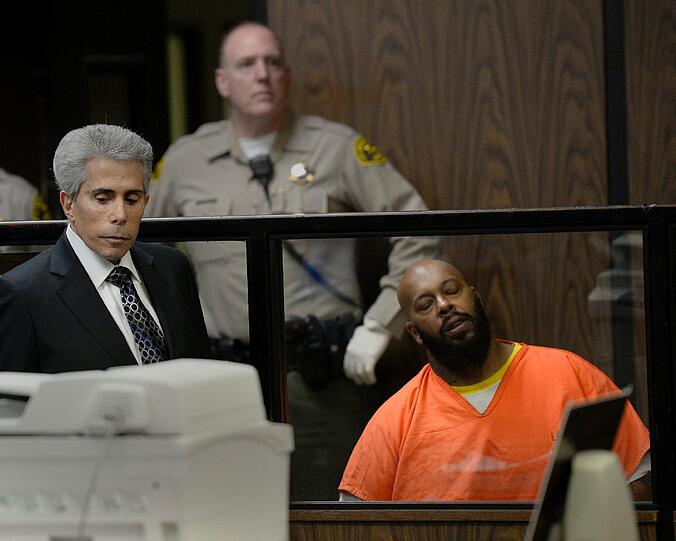 Rapper Marion 'Suge' Knight muss weiter im Gefängnis bleiben. Der 49-Jährige soll einen Mann mit seinem Truck totgefahren haben.