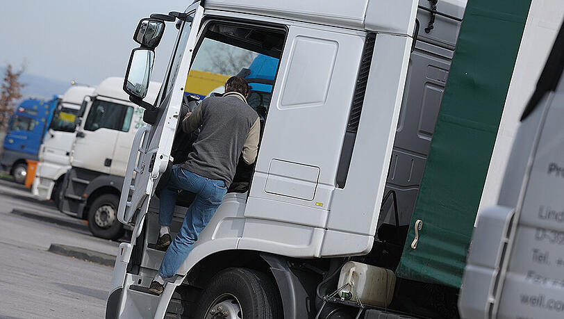Der Lkw konnte erst nach rund 40 Kilometern gestoppt werden. (Archivbild) Der Lkw konnte erst nach rund 40 Kilometern gestoppt werden. (Archivbild)