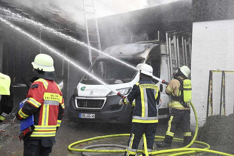 Die Brandursache ist zunächst unklar.