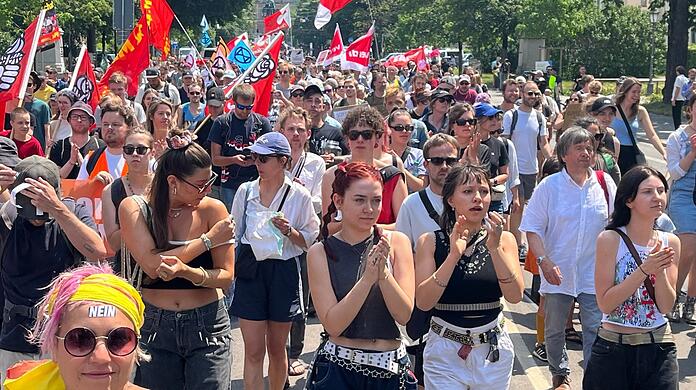 Demonstranten am Sonntag.
