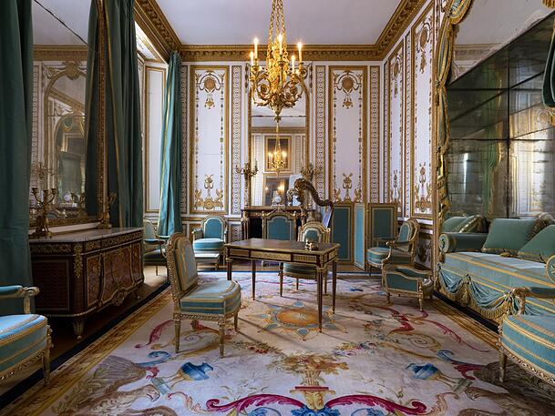 Das „cabinet dore“ der französischen Königin Marie-Antoinette im Schloss von Versailles. Die Wohnräume dienten rein privaten Zwecken. Das „cabinet dore“ der französischen Königin Marie-Antoinette im Schloss von Versailles. Die Wohnräume dienten rein privaten Zwecken.