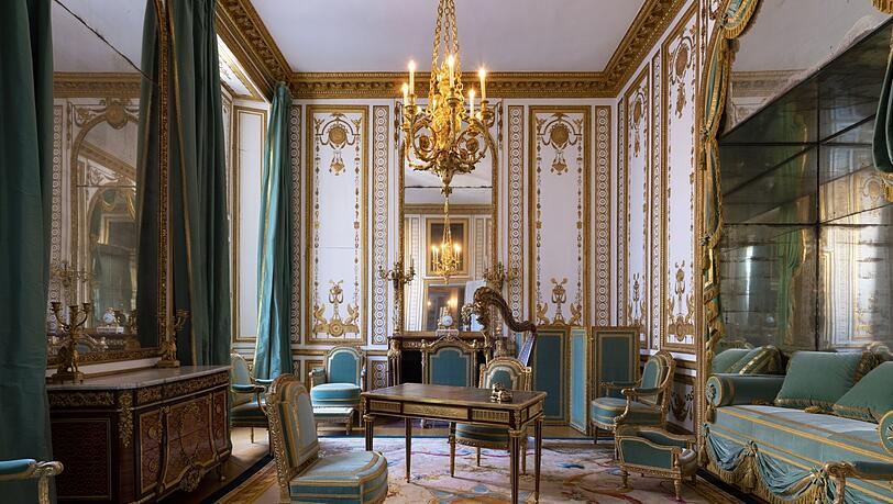 Das „cabinet dore“ der französischen Königin Marie-Antoinette im Schloss von Versailles. Die Wohnräume dienten rein privaten Zwecken. Das „cabinet dore“ der französischen Königin Marie-Antoinette im Schloss von Versailles. Die Wohnräume dienten rein privaten Zwecken.
