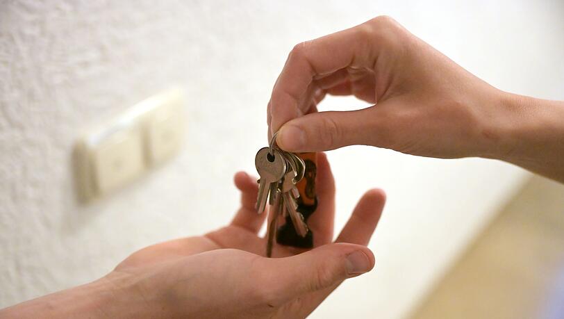 Vor allem in Städten wie München, Frankfurt, Berlin oder Köln kann die Suche nach einer preisgünstigen Mietwohnung schnell zum Hindernislauf werden. (Symbolbild) Vor allem in Städten wie München, Frankfurt, Berlin oder Köln kann die Suche nach einer preisgünstigen Mietwohnung schnell zum Hindernislauf werden. (Symbolbild)