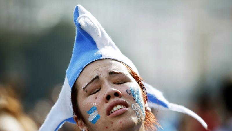 Die Fans beim Public Viewing in Buenos Aires sind niedergeschlagen. Die Fans beim Public Viewing in Buenos Aires sind niedergeschlagen.