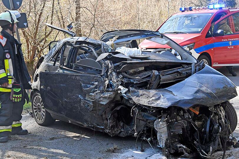 Der 71-jährige Fahrer aus München wurde schwer verletzt.