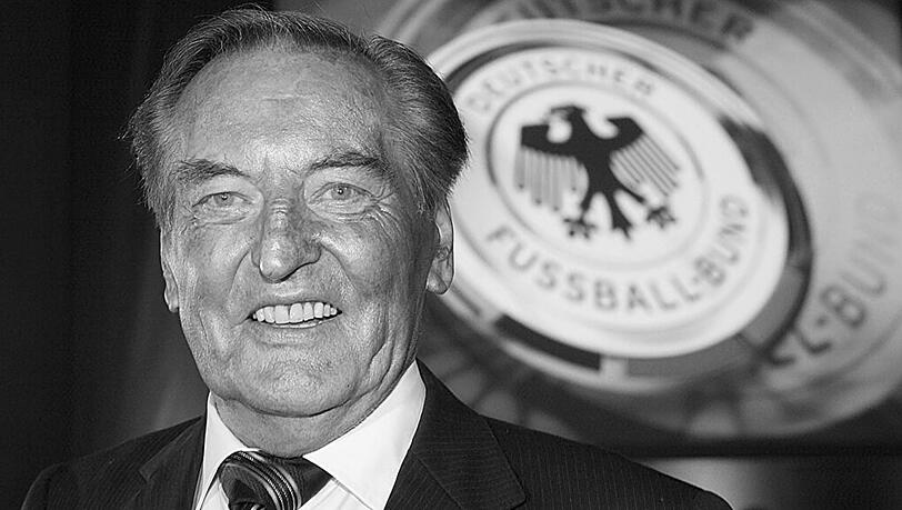 Der ehemalige DFB-Präsident Gerhard Mayer-Vorfelder ist im Alter von 82 Jahren gestorben. Der ehemalige DFB-Präsident Gerhard Mayer-Vorfelder ist im Alter von 82 Jahren gestorben.