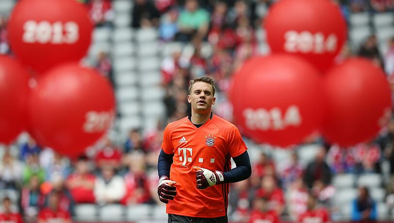 Manuel Neuer, Note 3: Der neue Rekordkeeper der Liga. Nur 17 Gegentore in einer Saison - das schaffte kein Torhüter vor ihm. Ließ mal einen Ball nach vorne abprallen (22. Minute), sonst kaum gefordert. Durfte vorzeitig den Platz verlassen und in den Partymodus schalten. Manuel Neuer, Note 3: Der neue Rekordkeeper der Liga. Nur 17 Gegentore in einer Saison - das schaffte kein Torhüter vor ihm. Ließ mal einen Ball nach vorne abprallen (22. Minute), sonst kaum gefordert. Durfte vorzeitig den Platz verlassen und in den Partymodus schalten.