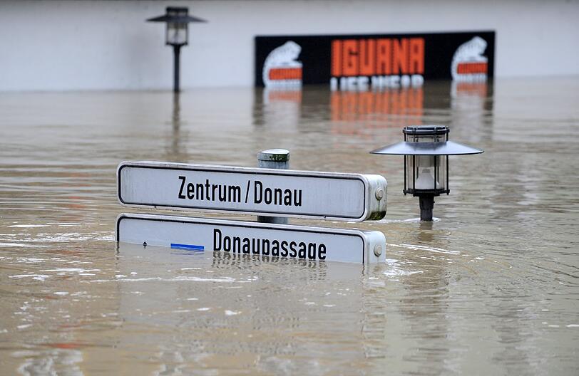 In Passau wird am Abend des 3. Juni der Rekordpegel von 12,89 Meter gemessen.