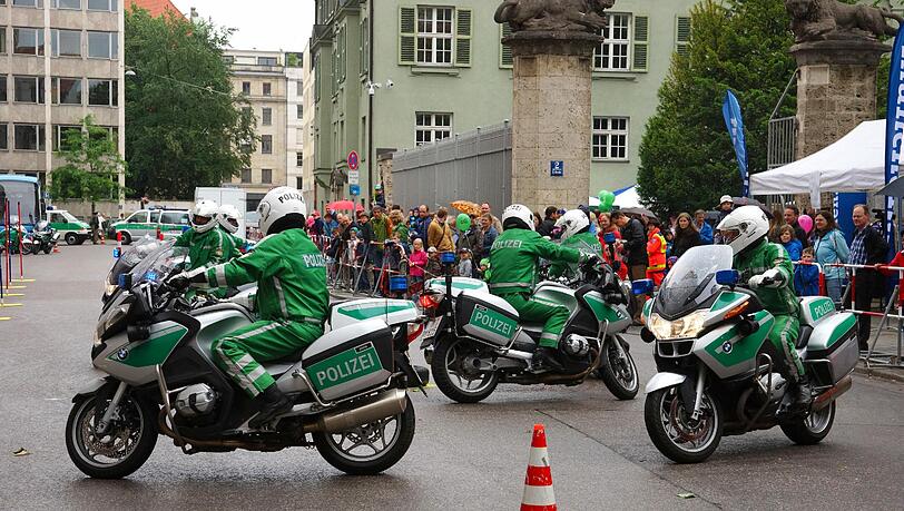 Das Polizeipräsidium in der Ettstraße. Vor 100 Jahren begann der Betrieb in dem Gebäude neben der Frauenkirche (Archivbild). Das Polizeipräsidium in der Ettstraße. Vor 100 Jahren begann der Betrieb in dem Gebäude neben der Frauenkirche (Archivbild).
