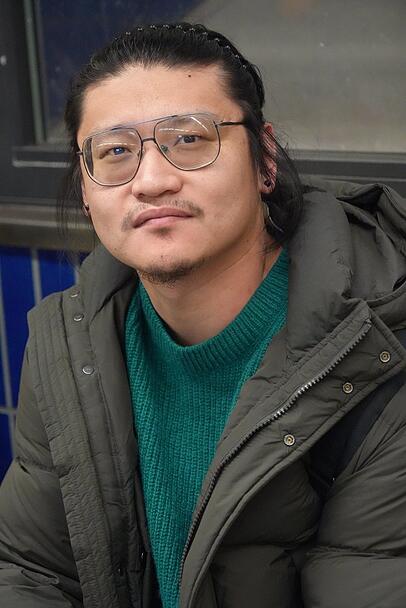 Jinxuan Chang (28) ist Maschinenbau-Mitarbeiter. Jinxuan Chang (28) ist Maschinenbau-Mitarbeiter.