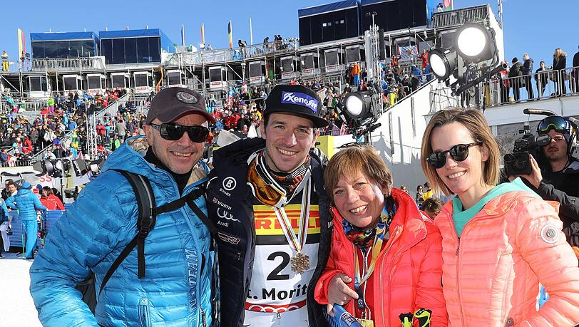 Die Neureuthers, bestehend aus Christian, Felix, Rosi und Ameli: Eine (ski-)sportbegeisterte Familie. Die Neureuthers, bestehend aus Christian, Felix, Rosi und Ameli: Eine (ski-)sportbegeisterte Familie.