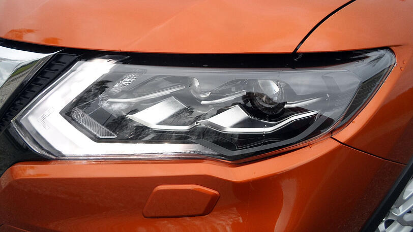 Die Voll-LED-Scheinwerfer kosten im getesteten X-Trail Acenta Aufpreis.