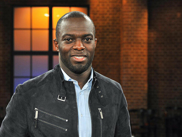 Hans Sarpei fühlt sich in Deutschland immer noch nicht völlig angenommen.