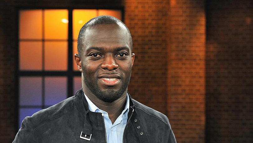 Hans Sarpei fühlt sich in Deutschland immer noch nicht völlig angenommen. Hans Sarpei fühlt sich in Deutschland immer noch nicht völlig angenommen.