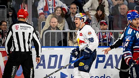 Niederlage im Spitzenspiel: Ryan McKiernan und der EHC.