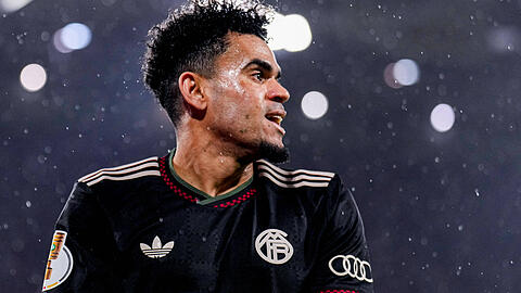 Beim Pokalspiel des FC Bayern in Köln im Fokus: Flügelstürmer Luis Díaz.