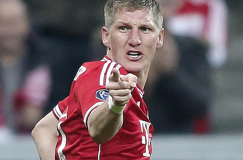 Fingerzeig an Hoeneß: Schweinsteiger jubelt für Uli.