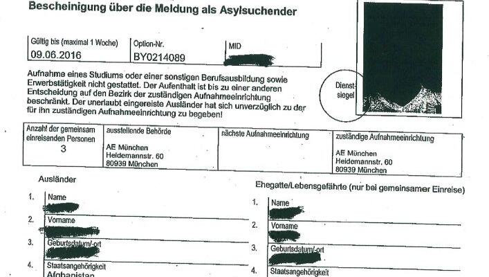 Einen Termin zur Aktenanlage hat beispielsweise dieser Asylbewerber bekommen für den 6. Juni 2016 - den Bescheid dazu bekam er am 1. Oktober. Einen Termin zur Aktenanlage hat beispielsweise dieser Asylbewerber bekommen für den 6. Juni 2016 - den Bescheid dazu bekam er am 1. Oktober.