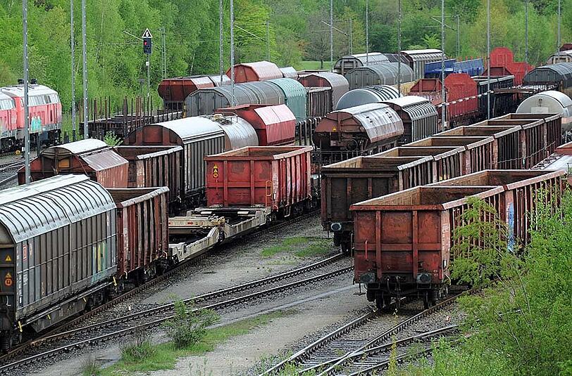 Immer mehr Flüchtlinge reisen illegal per Güterzug nach Deutschland. Die Bundespolizei kontrolliert deswegen jetzt vermehrt. (Archivbild)