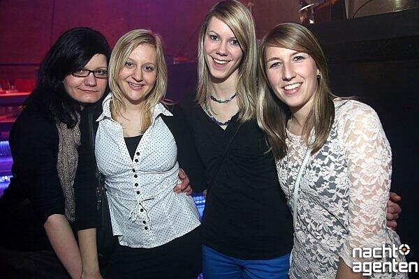 Wie jeden Freitag feierte das Münchner Partyvolk beim IsarCosmos im Neuraun. Mehr Bilder unter: www.nachtagenten.de