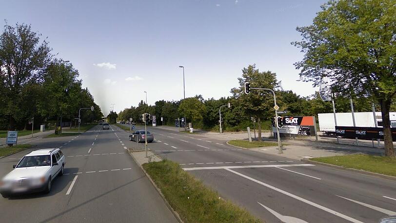Die Kreuzung Ingolstädter Straße und  Anton-Will-Straße: Hier krachten die Autos ineinander.