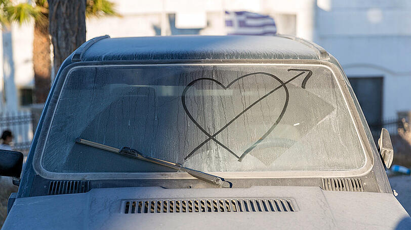 Wer sein Auto liebt, der pflegt und schützt den Lack