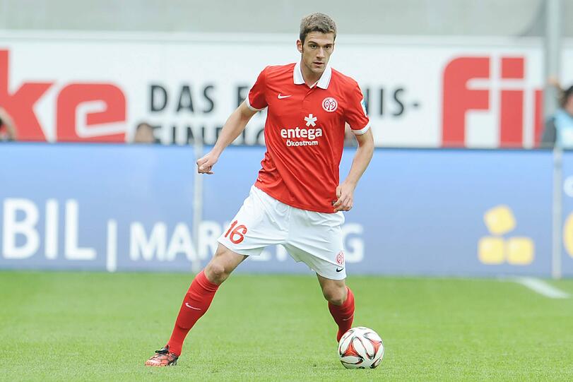 Stefan Bell spielte vor drei Jahren bei den Löwen - auf Leihbasis. Mittlerweile ist er bei den Mainzern in der Innenverteidigung gesetzt. 2:2 spielten die Mainzer beim Aufsteiger Paderborn.