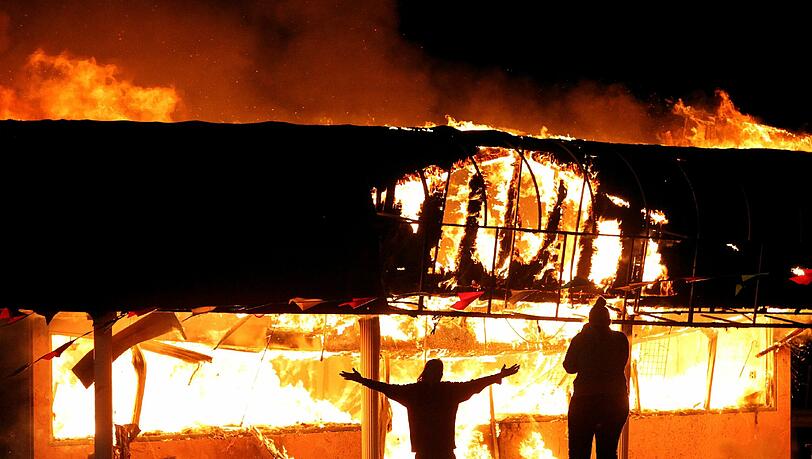 Flammen in Ferguson. Flammen in Ferguson.
