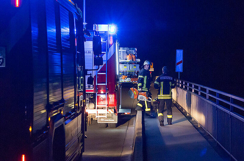 Schwere Havarie auf dem Main-Donau-Kanal bei Erlangen. Die Bilder.