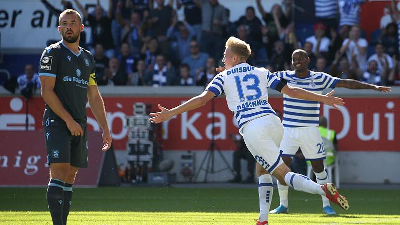 Watschn für 1860: Lukas Daschner köpft nahezu ungehindert das 2:1 für Duisburg und bejubelt dann seinen Siegtreffer.
