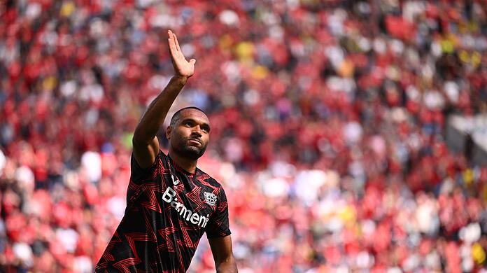 Jonathan Tah bei seinem Abschied aus Leverkusen.