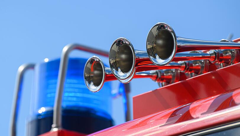 Die Feuerwehr durchsuchte die Technikräume im Keller. (Symbolbild) Die Feuerwehr durchsuchte die Technikräume im Keller. (Symbolbild)