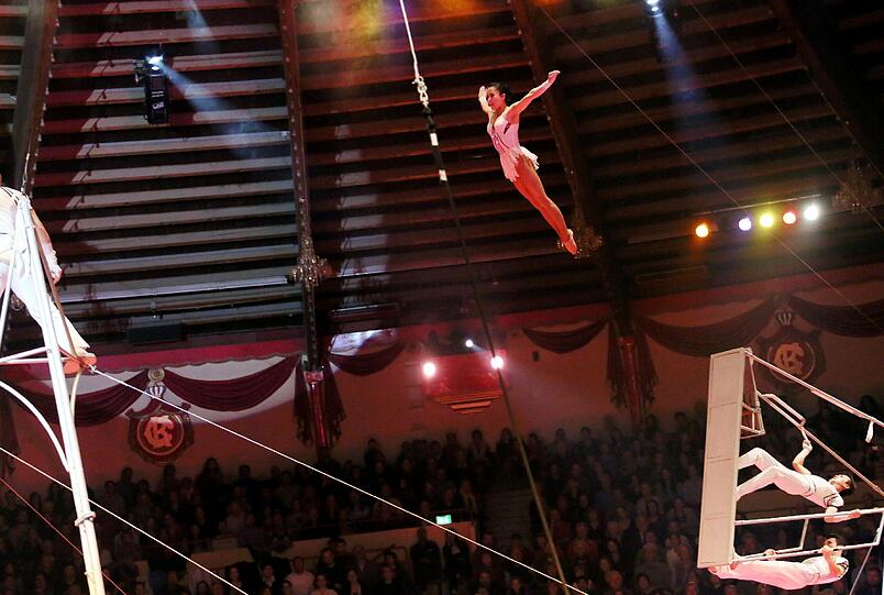 Bilder von der Weihnachtspremiere im Circus Krone