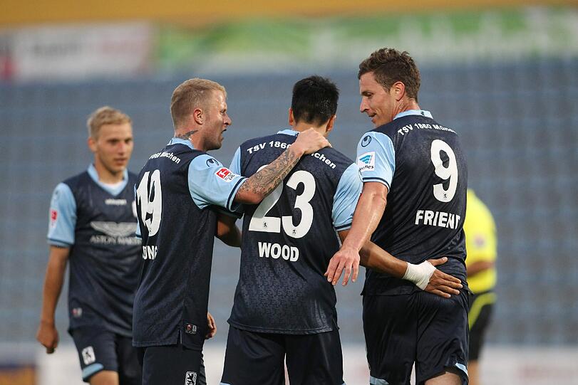 Der TSV 1860 München hat sein Testspiel gegen den FC Zürich mit 5:1 gewonnen. Die besten Bilder aus dem Grenzlandstadion von Kufstein.
