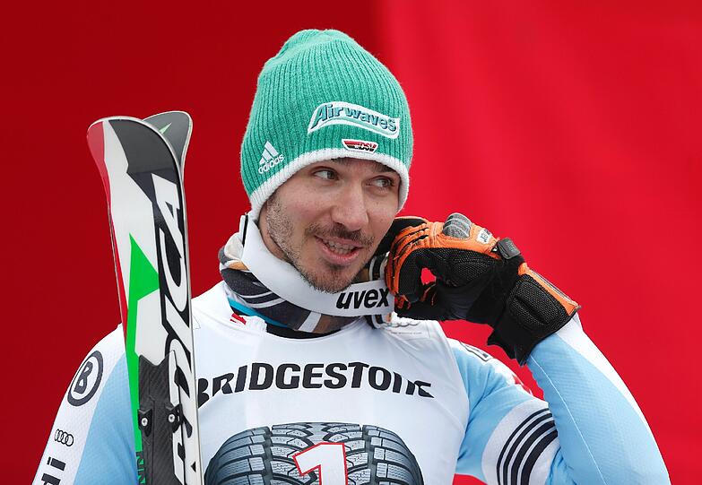 Im letzten Saisonrennen gab Felix Neureuther - erneut - den Slalom-Weltcup aus der Hand. In Méribel zog sein Rivale Marcel Hirscher an ihm vorbei.