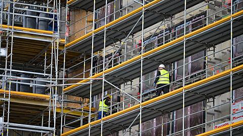 Staatliche Bauma&szlig;nahmen sollen beschleunigt werden. (Archivbild)