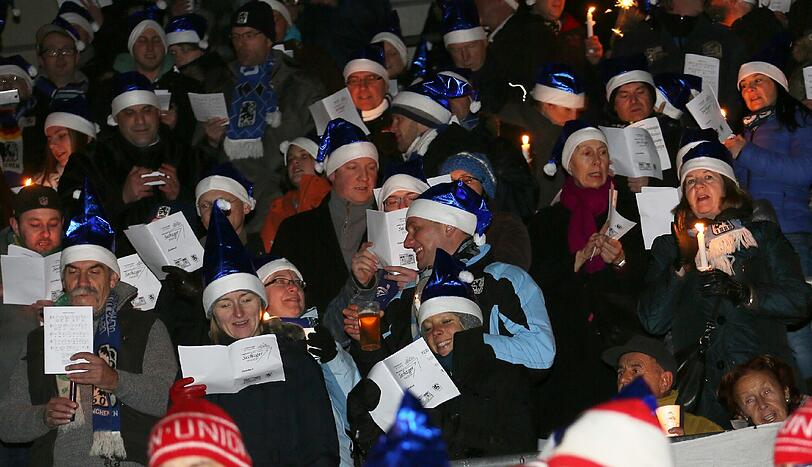 Adventssingen des TSV 1860 München im Grünwalder Stadion