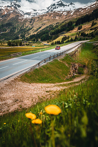 Die Felbertauernstraße führt vom Salzburger Land nach Osttirol. Die Felbertauernstraße führt vom Salzburger Land nach Osttirol.