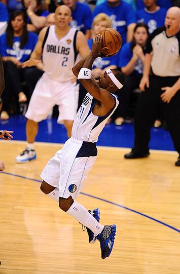 Auch Jason Terry zeigte eine starke Leistung: Er verwandelte acht seiner zwölf Würfe und trug 21 Punkte zum Sieg bei.