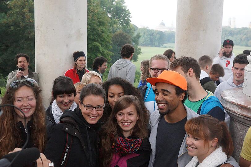 Patrice gibt ein spontanes Reggae-Konzert am Monopteros. Sehen Sie hier die Bilder der Session!