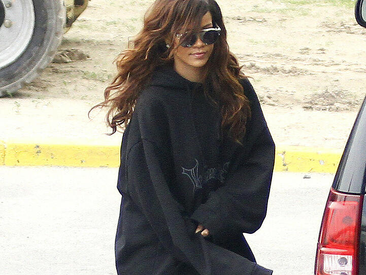 Was sich Rihanna bei diesem Outift wohl gedacht hat?
