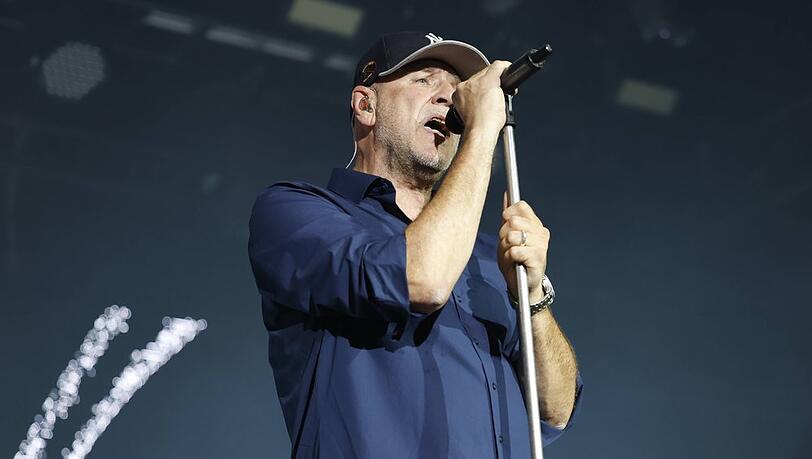 Kai Wingenfelder bei einem Konzert von Fury in the Slaughterhouse im Juli 2023 auf dem Tollwood-Gelände in München.
