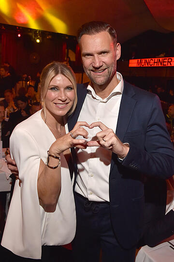 Marc Autmaring (Juwelier Wempe) und Frau Johanna bei der Benefizgala zugunsten der Stiftung „S´Münchner Herz“ im Filmcasino in München. Marc Autmaring (Juwelier Wempe) und Frau Johanna bei der Benefizgala zugunsten der Stiftung „S´Münchner Herz“ im Filmcasino in München.