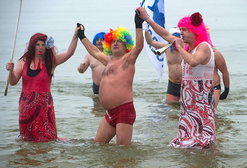 Ihren Spaß hatten die Eisbader jedenfalls.