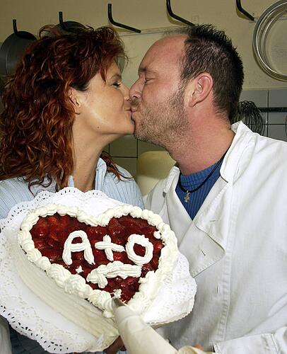 Andrea Berg und Olaf Henning waren zwei Jahre verheiratet. Was folgte, war ein Rosenkrieg. Andrea Berg und Olaf Henning waren zwei Jahre verheiratet. Was folgte, war ein Rosenkrieg.
