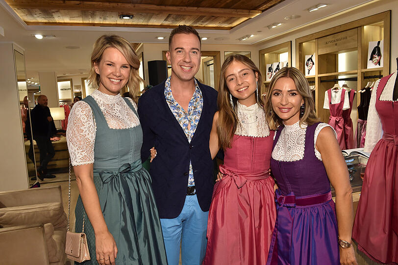 Monica Meier-Ivancan, Kinga Mathe mit Tochter Alissa Mathe- Javorovic und Gábor Tordai-Lejkó (Generalkonsul Ungarn, Doyen).