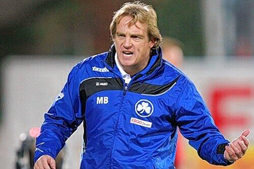 Mehr als nur eine Art von Zorn: Fürths Trainer Mike Büskens nahm sich nach dem 1:2 gegen Aue einige seiner Profis mächtig zur Brust.