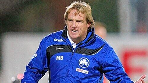 Mehr als nur eine Art von Zorn: Fürths Trainer Mike Büskens nahm sich nach dem 1:2 gegen Aue einige seiner Profis mächtig zur Brust. Mehr als nur eine Art von Zorn: Fürths Trainer Mike Büskens nahm sich nach dem 1:2 gegen Aue einige seiner Profis mächtig zur Brust.