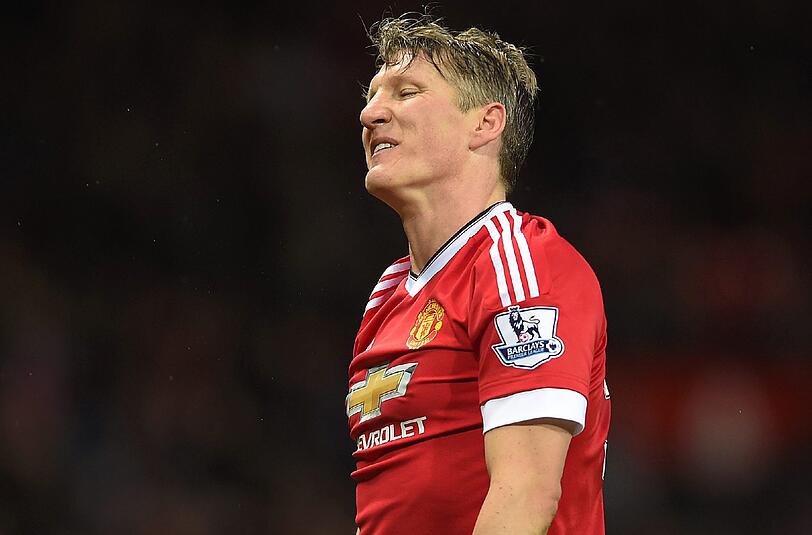 Bastian Schweinsteiger droht nach einen Ellbogenschlage eine nachträgliche Sperre in der Premier-League.