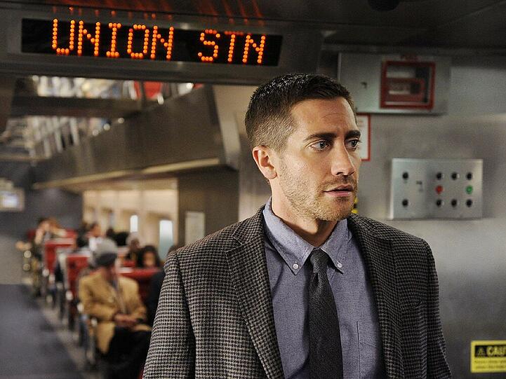 "Source Code": Colter Stevens (Jake Gyllenhaal) findet sich in einer alternativen Realität wieder, die sich bis zur Erfüllung seiner Mission immer wiederholt.